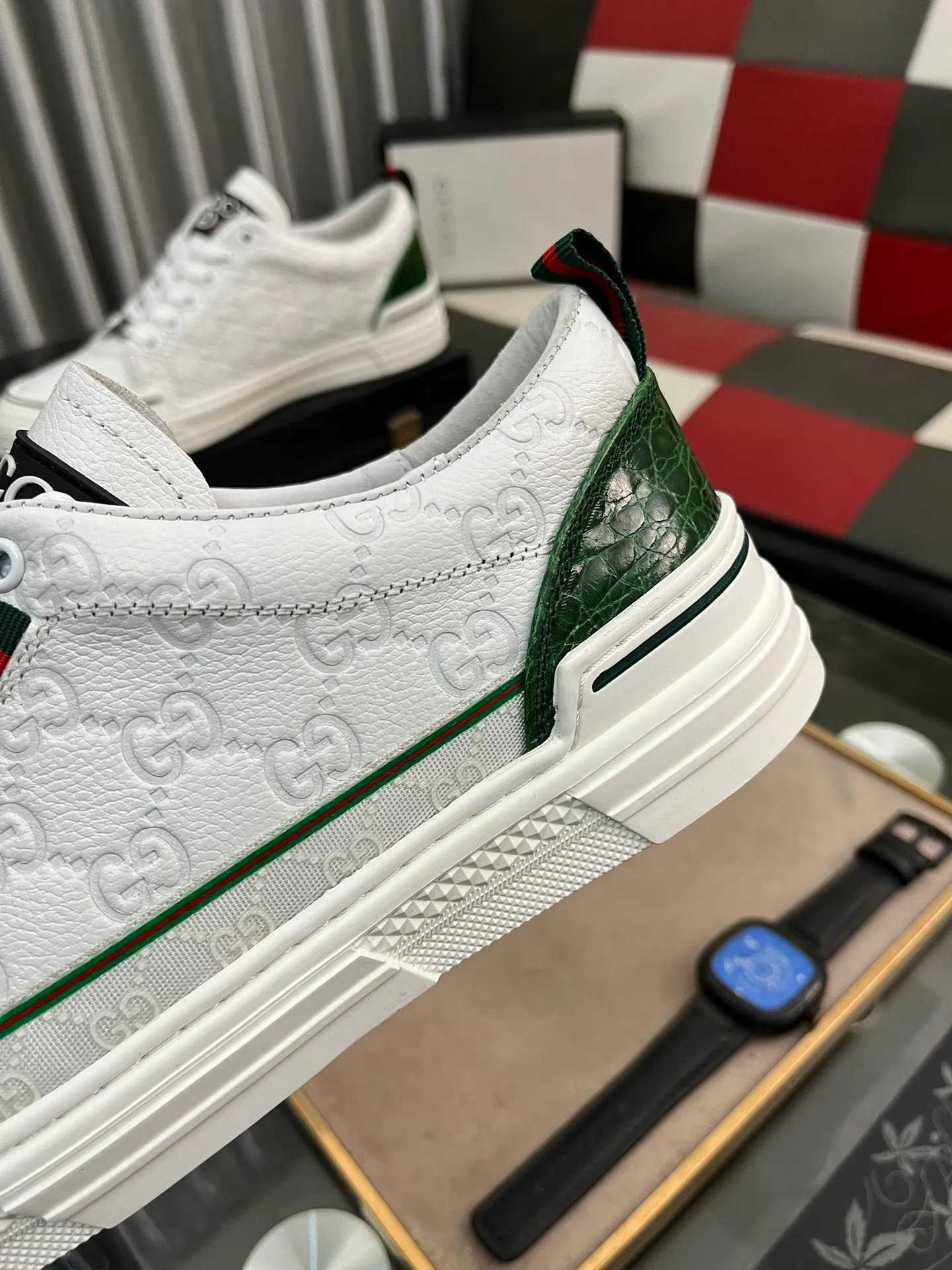 Men's shoes💰400⌚️⌚️[GUCCI] Gucci men's casual shoes are absolutely popular🔥The ultimate matching item for trendy men! The charm of super texture is irresistible, the main recommendation, the flower leather color is bright! The upper is made of high-quality cowhide + brand printed fabric, sheepskin feet, wear-resistant rubber sole, noble and elegant! Extremely comfortable🎁🎁You can be as handsome as you want💪 38-442⃣️colors available